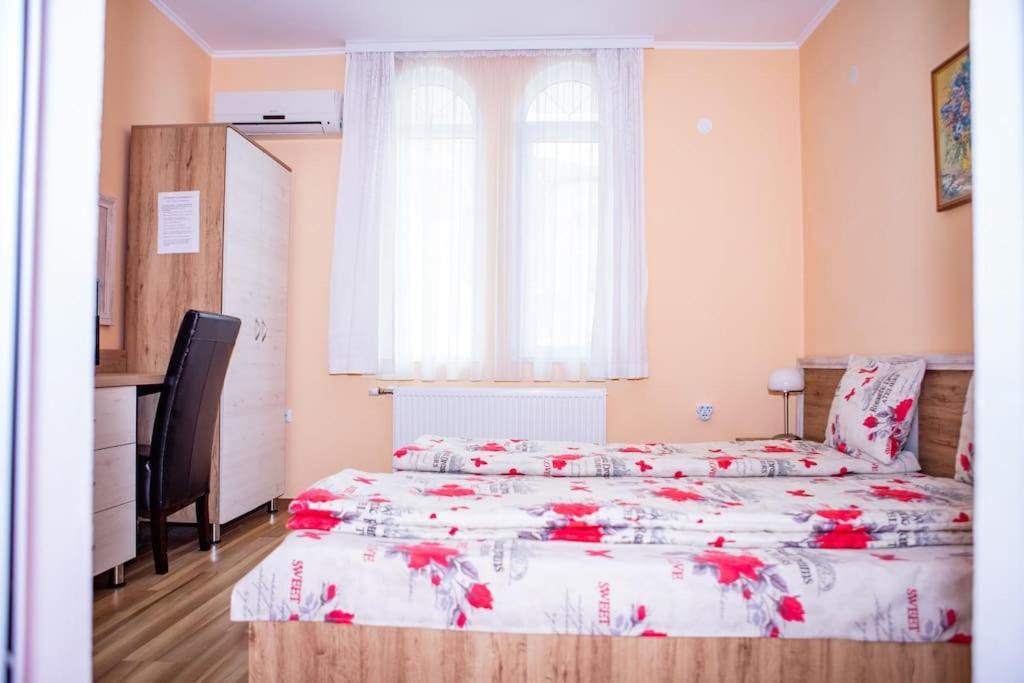 Hotel Lucky 2 à Pavel Banya Extérieur photo